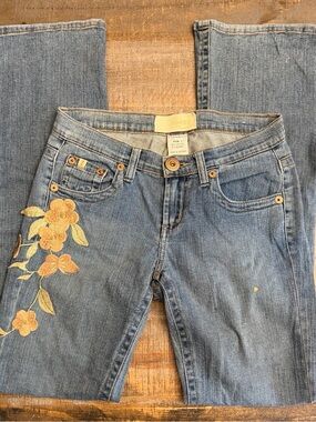 Vintage Z Cavaricci Women's Floral Embroidered Jeans Low rise bootcut